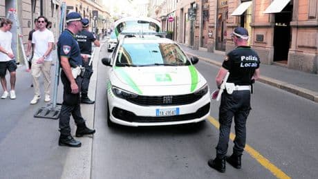 Botte e minacce alla ex, bracciale per un 30enne