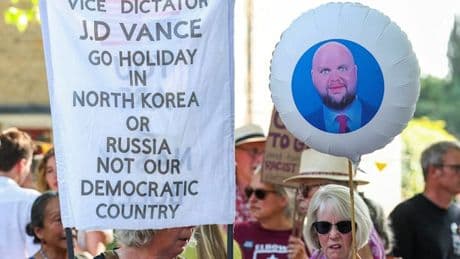 Engländer protestieren gegen Urlaubsaufenthalt des US-Vizepräsidenten