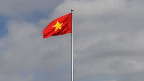 "La situation est extrêmement dangereuse": plus de 300.000 évacuations prévues au Vietnam à l'approche du typhon Kajiki
