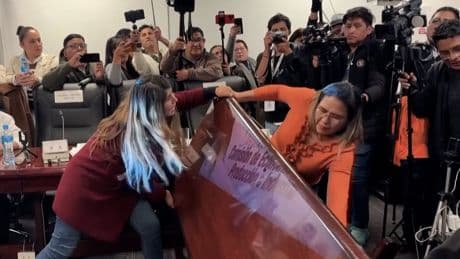 Bolivien: Streit im Parlament eskaliert | Video zeigt Szenen