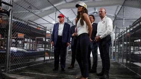 Trump inaugura Alligator Alcatraz, una megacárcel para 5.000 inmigrantes rodeada de caimanes en Florida