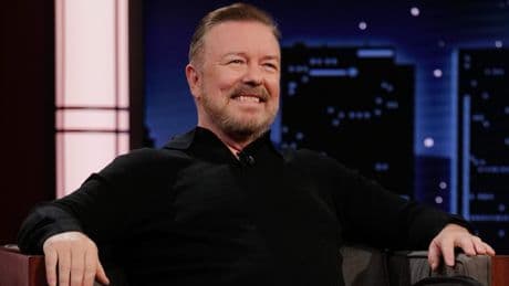 Ricky Gervais roept in onemanshow winst uit over woke: ’Laat ze de kolere krijgen, wij hebben gewonnen’