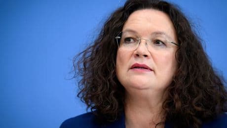 Abschaffung fremdsprachiger Bürgergeld-Broschüren – „Gibt kaum etwas Sinnloseres“, rügt Linke