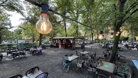 Weinbrunnen am Rüdesheimer Platz: Beliebtes Fest droht abzusaufen