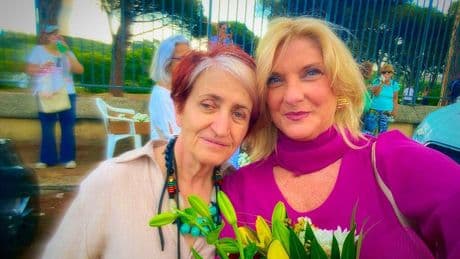 Villa Pamphili, in memoria di Anastasia e Andromeda: fiori e un passeggino nel parco dell’orrore