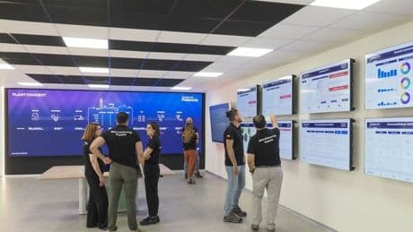 Entramos en la Plant ConNect, el corazón de la IA de Renault en Palencia
