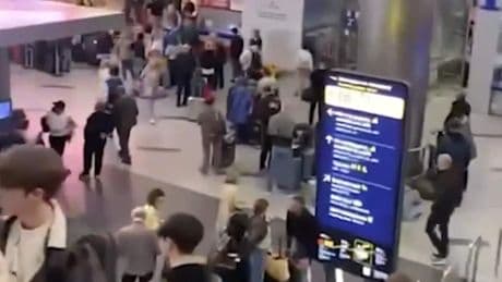 Wegen Dronen-Angriffen: Mehr als 60.000 Flugzeug-Passagiere in Russland gestrandet