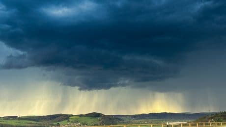 Gewitter, Starkregen und Sturmböen - Hier werden die Unwetter am heftigsten