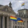 „Bei uns weht eine Fahne: Schwarz-Rot-Gold“: Klöckner verteidigt Entscheidung gegen Regenbogenflagge am CSD