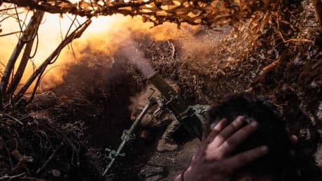 Russische Angriffe legen Strom in der Ukraine lahm – Selenskyj schickt Unterhändler in die USA