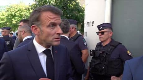 Budget 2026: Emmanuel Macron assure que "si d'autres ont des idées plus intelligentes", François Bayrou "les recevra"