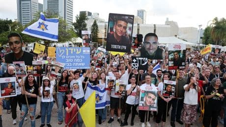 Conflit au Proche-Orient, jour 585 : hôpital touché à Gaza, Trump en tournée