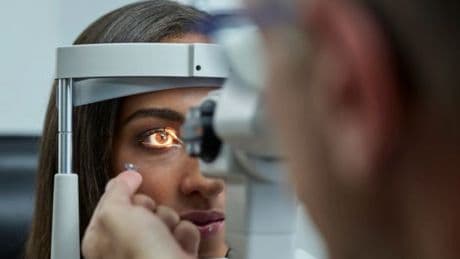 Opticians 'could predict heart attacks and strokes' during routine eye scans