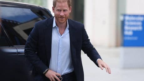 Il principe Harry incontra re Carlo III a Londra