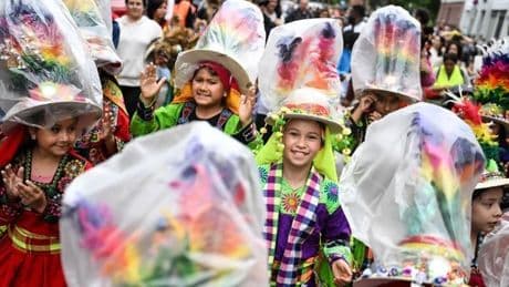 Bunter Kinderkarneval in Kreuzberg: „Einmal ein ganz lautes Buh!“