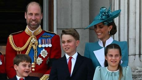 Prins William deelt nieuwe foto’s met George, Charlotte en Louis op Vaderdag
