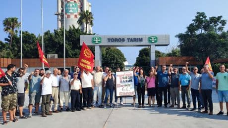 EMEP heyeti grevdeki Toros Tarım işçileriyle buluştu | Karaca: “Açlık çıtasını kırmak için mücadeleler birleşmeli”