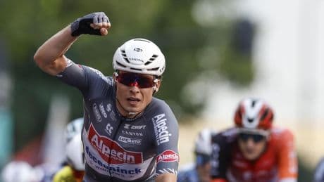 Philipsen se lleva la victoria en el sprint de forma contundente en la etapa 19 de La Vuelta y Vingegaard sigue líder