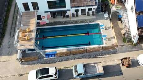 Für 3,50 Euro darf hier jeder rein - Achim (69) baut sich ein Freibad in den Vorgarten