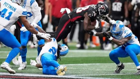 La NFL, en vilo por la espeluznante lesión de un jugador en la cabeza