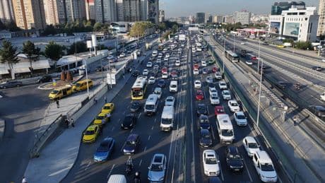 İstanbul'da yeni eğitim öğretim yılının ikinci gününde trafik yoğunluğu