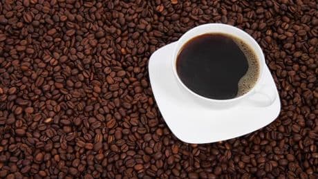 Hausse du prix du café: comment se faire plaisir sans se ruiner?
