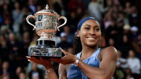Roland-Garros: Coco Gauff renverse Aryna Sabalenka et décroche son premier sacre parisien