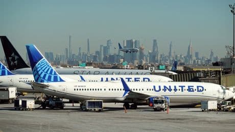 United Airlines warns profit still suffering from Newark chaos — but travel demand picking up