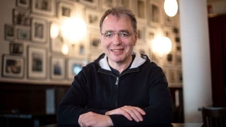 Literatur: David Safier erweckt "Holocaust-Komödie" zu neuem Leben
