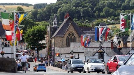 UK tourist hotspot introduces strict new measures amid gridlock chaos