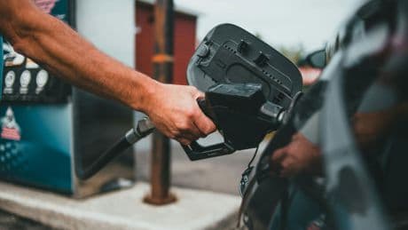 Motorinin litre fiyatında 1,77 liralık indirim bekleniyor