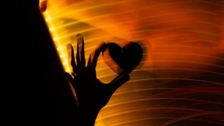 Mehr Sex durch weniger Serotonin – Das steckt hinter dem Fasten-Effekt