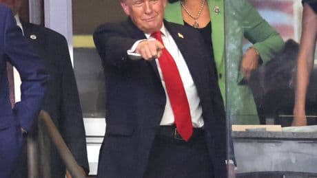 Trump cheered on at Yankee Stadium by fans — accurately predicts victory: ‘You’re gonna win’