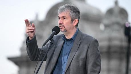En Hongrie, Akos Hadhazy, la tête pensante des manifestations contre le pouvoir de Viktor Orban