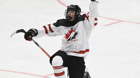 Gavin McKenna, projected 2026 No. 1 NHL draft pick, officially commits to Penn State
