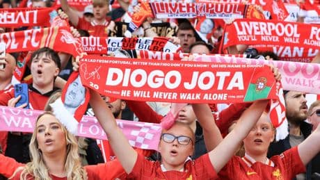 Foot : en vidéo, le magnifique hommage des supporters de Liverpool à Diogo Jota