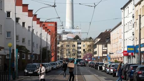 Frankfurter Waldstadion: Überzeugungsarbeit in Niederrad