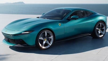 Ferrari Amalfi, debutta l’erede della Roma. Tutto quello che c’è da sapere: caratteristiche, prestazioni e prezzi