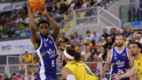 Un excelso Montero conduce al Valencia Basket a las semifinales