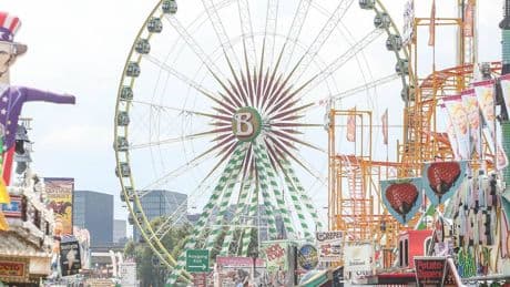 Rheinkirmes Düsseldorf 2025: Bereits 2,1 Millionen Besucher – wieso die Rheinkirmes in diesem Jahr so beliebt ist