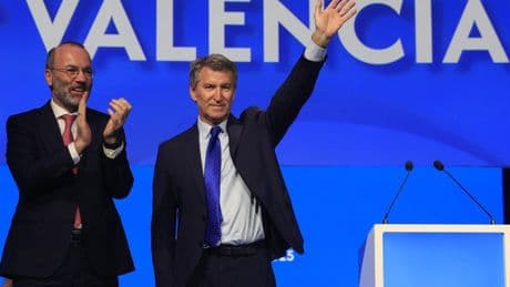 El PP de Feijóo organiza un aquelarre contra Sánchez mientras su familia europea habla de industria y política exterior en Valencia