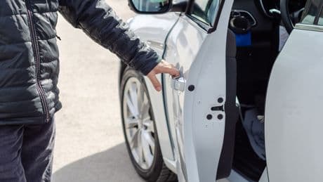 Offene Autotür voraus: Diese Regel sollten Sie unbedingt beachten