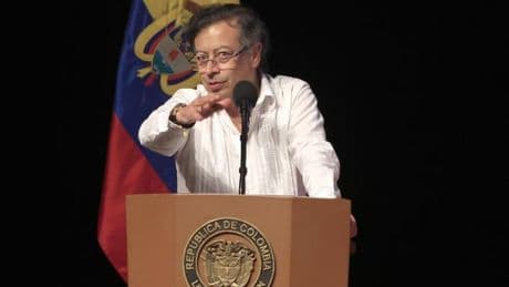 Gustavo Petro no reconoce la victoria electoral del ecuatoriano Noboa