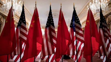 Guerre commerciale: la Chine répond à Donald Trump qui veut maintenant baisser les droits de douane