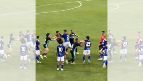 La insólita pelea en el Betis - Como de pretemporada con puñetazos y empujones: "Lo único amistoso era el nombre"