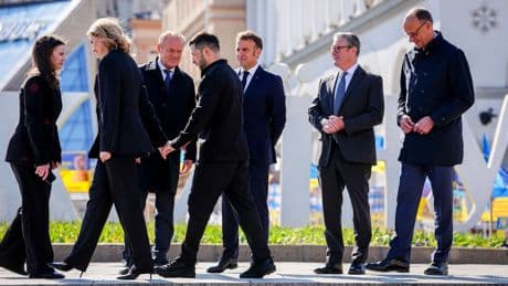 Macron, Starmer, Merz y Tusk arropan a Zelenski en Kiev y piden una tregua de 30 días