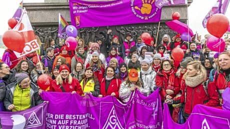 Rechte von Frauen in Europa | Maria Noichl: »Wir verlieren Zeit, um in die Puschen zu kommen«