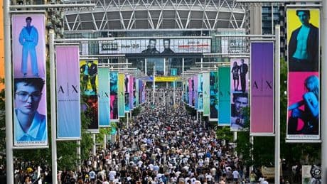 Oasis death witnesses saw 'horrific' moment fan plunged onto concrete at Wembley
