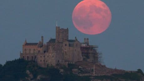 Exact time Strawberry Moon will appear in the UK as 18 year record to be broken