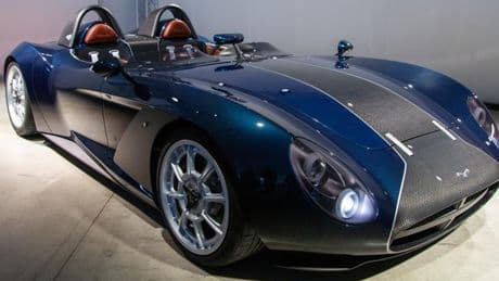 Tornano le super sportive in stile Anni 60: ecco Rina, roadster in carbonio con motore V8
